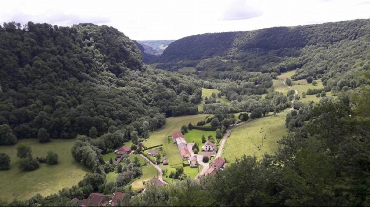 Gite Des Reculees Ladoye-sur-Seille Dış mekan fotoğraf